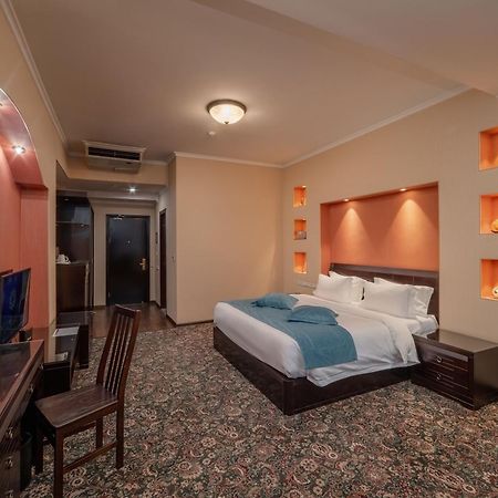 Hotel Jannat Regency Bishkek Exterior foto