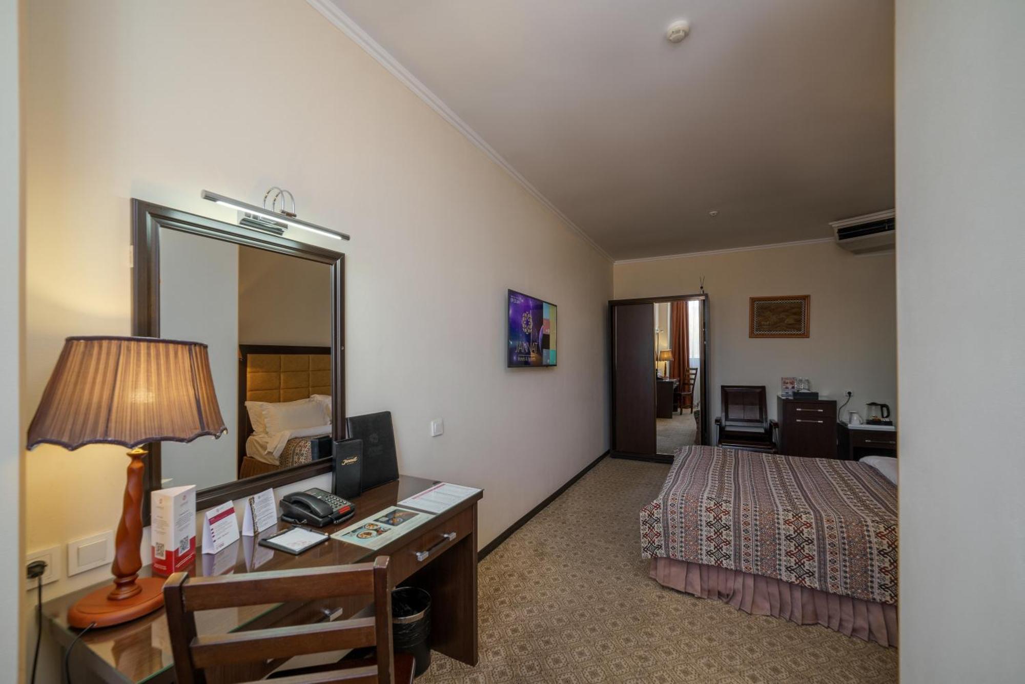 Hotel Jannat Regency Bishkek Exterior foto