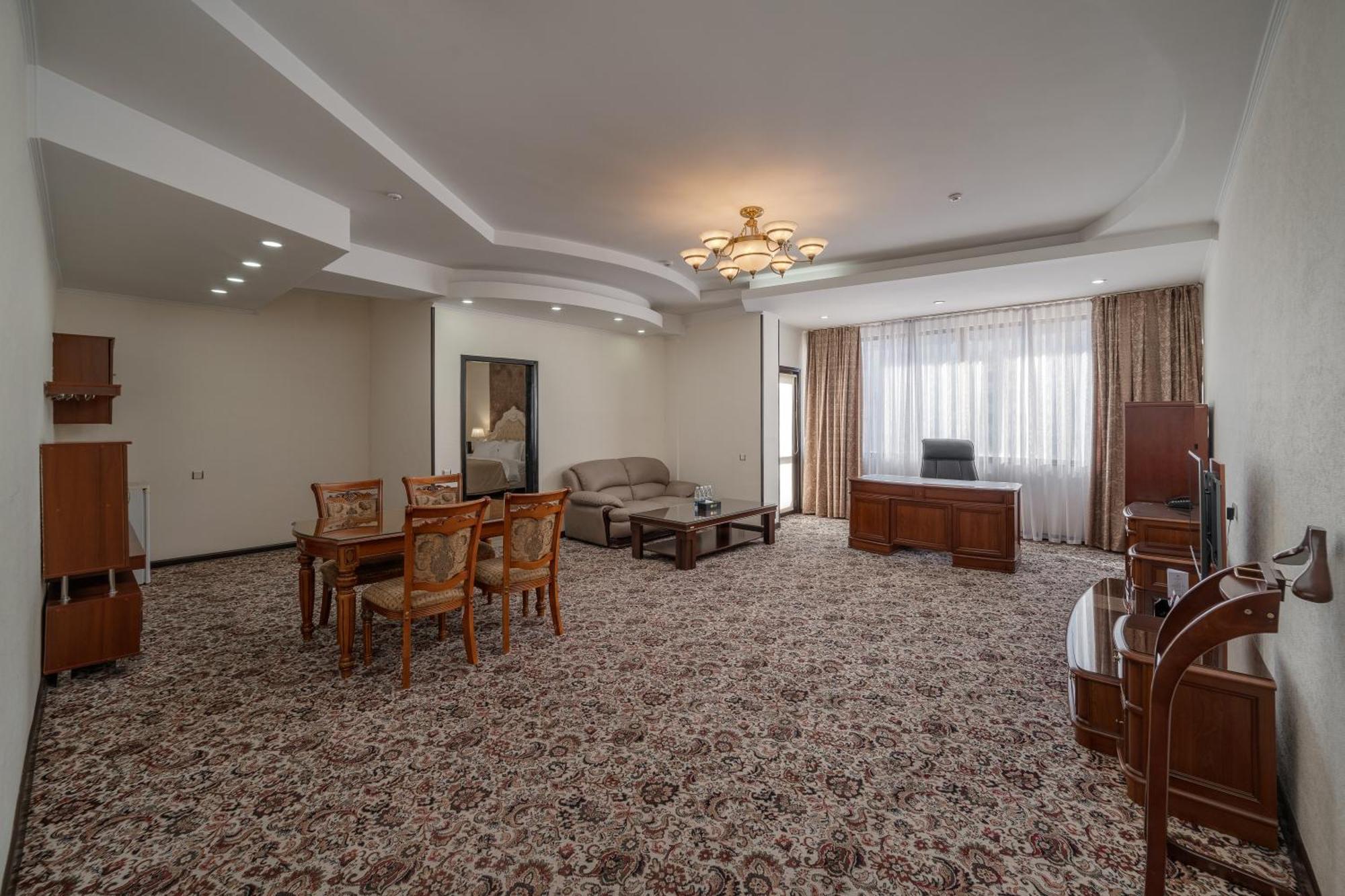 Hotel Jannat Regency Bishkek Exterior foto