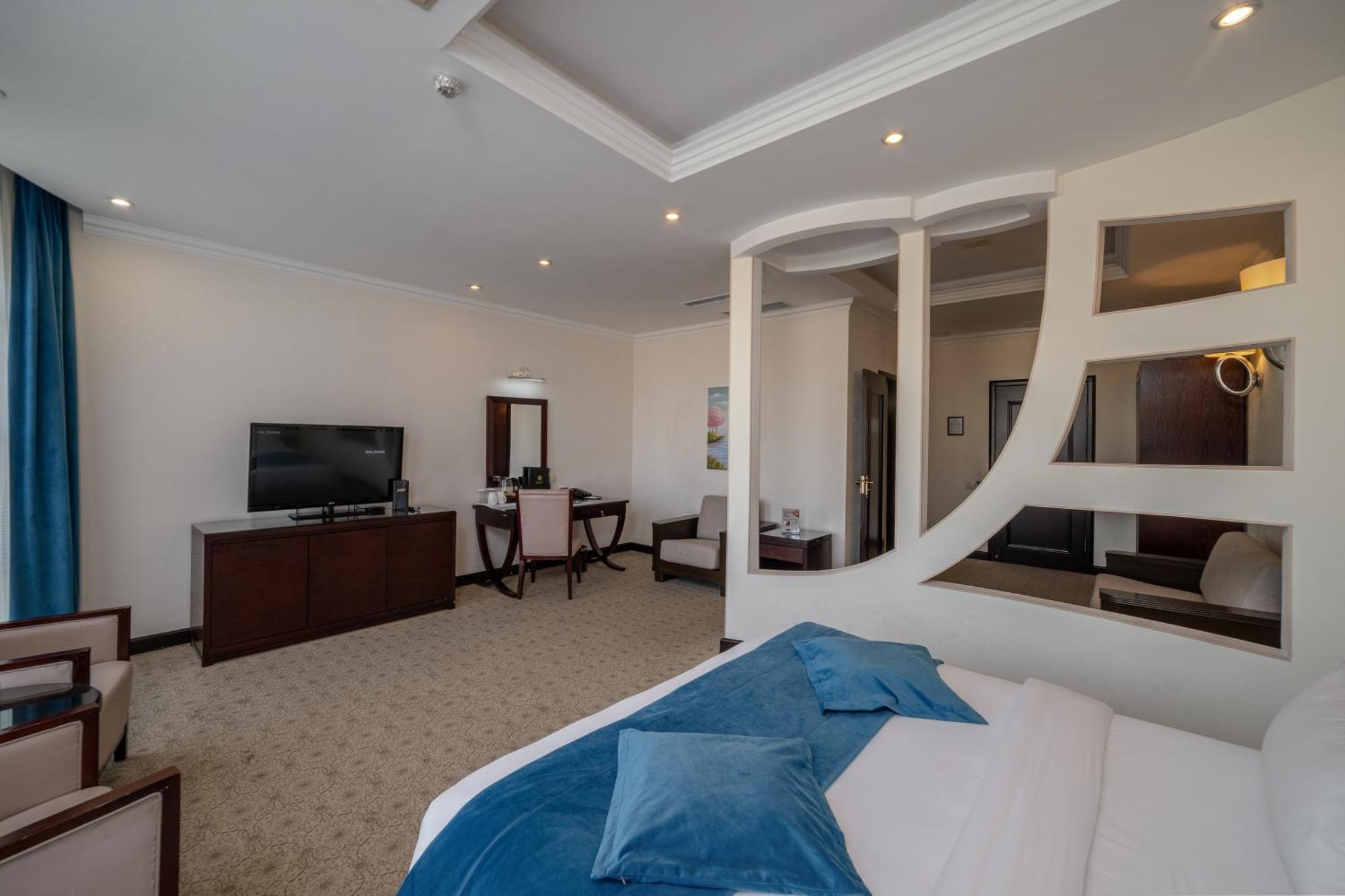 Hotel Jannat Regency Bishkek Habitación foto