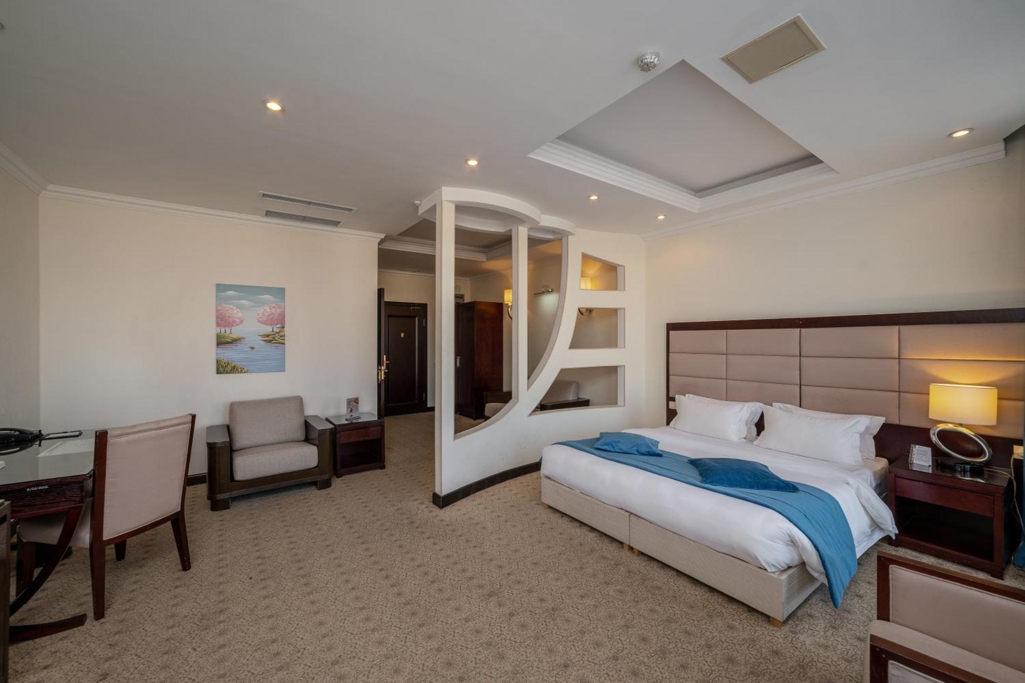 Hotel Jannat Regency Bishkek Habitación foto