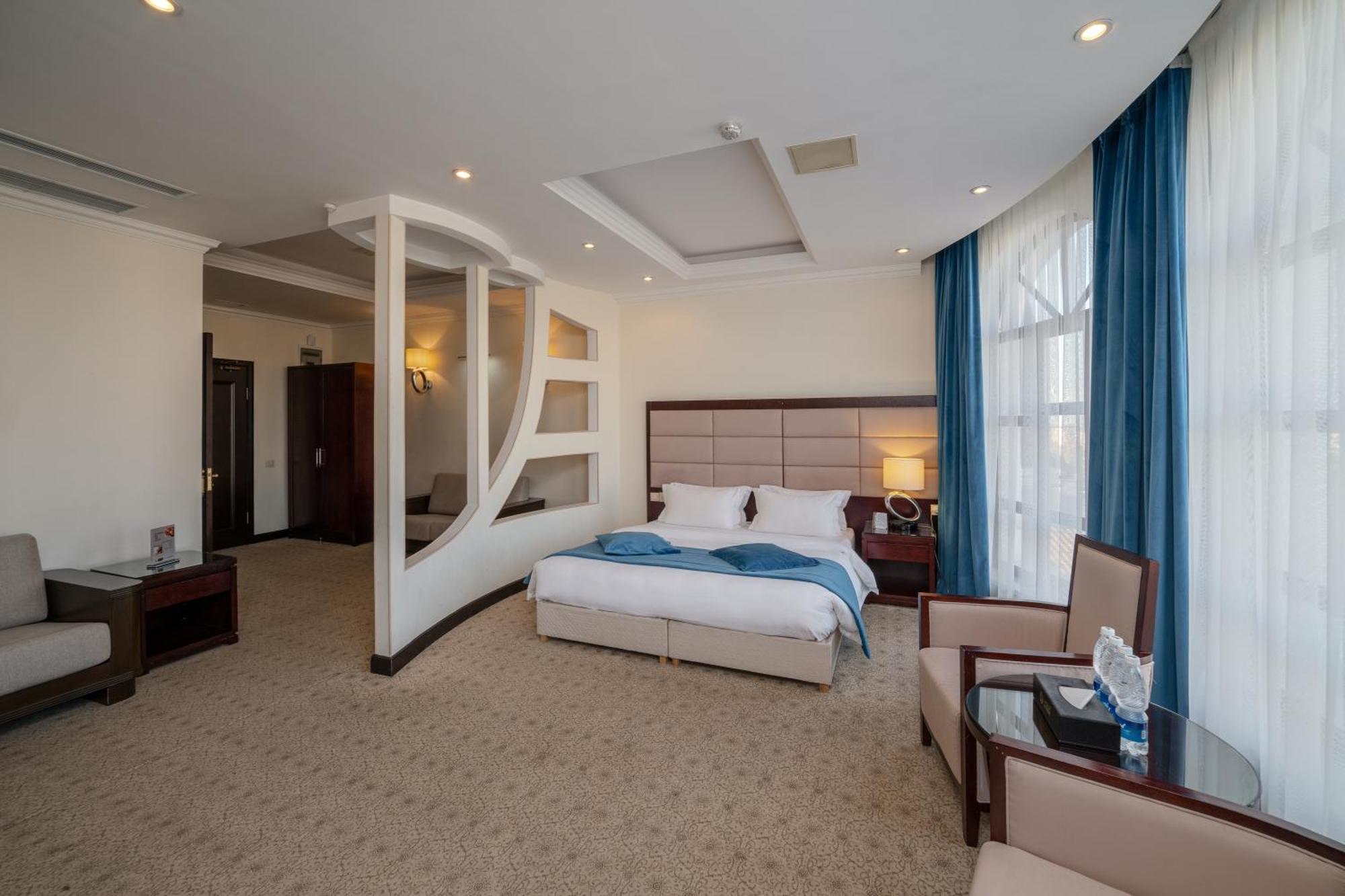 Hotel Jannat Regency Bishkek Habitación foto