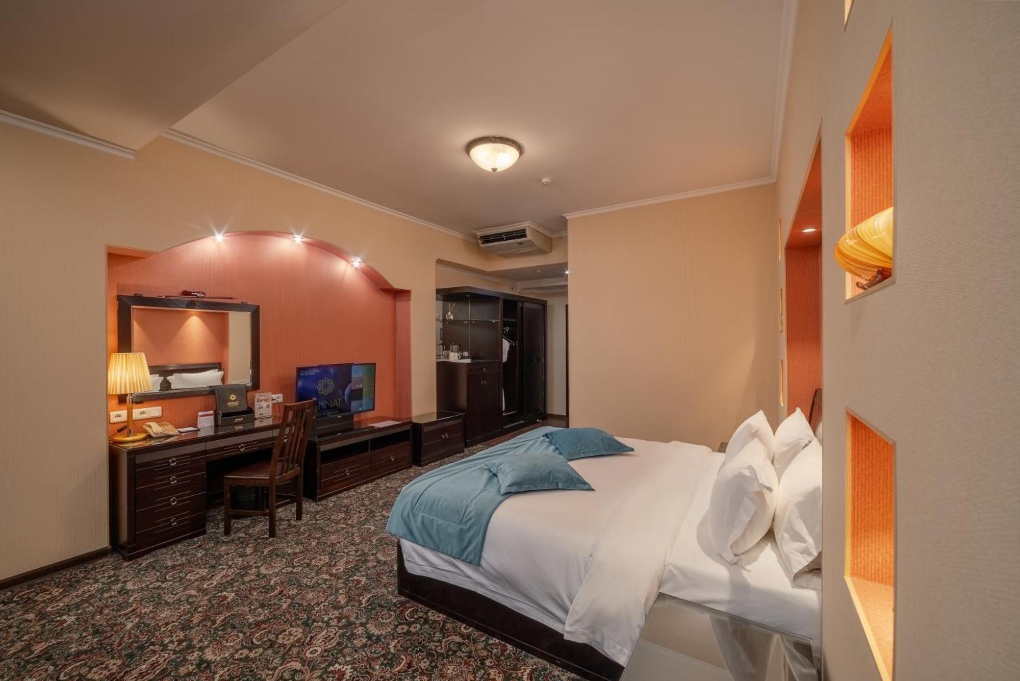 Hotel Jannat Regency Bishkek Exterior foto
