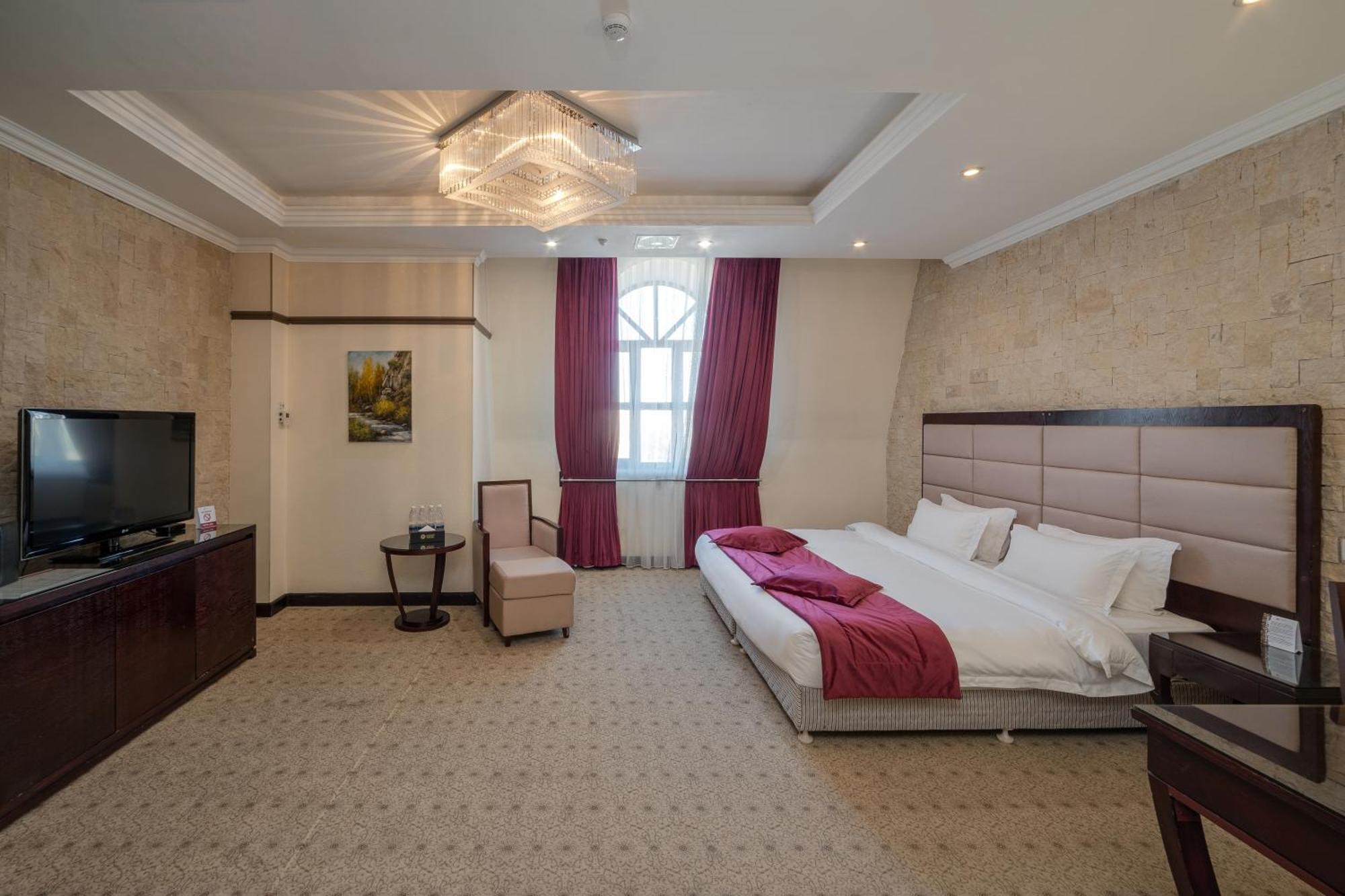 Hotel Jannat Regency Bishkek Exterior foto