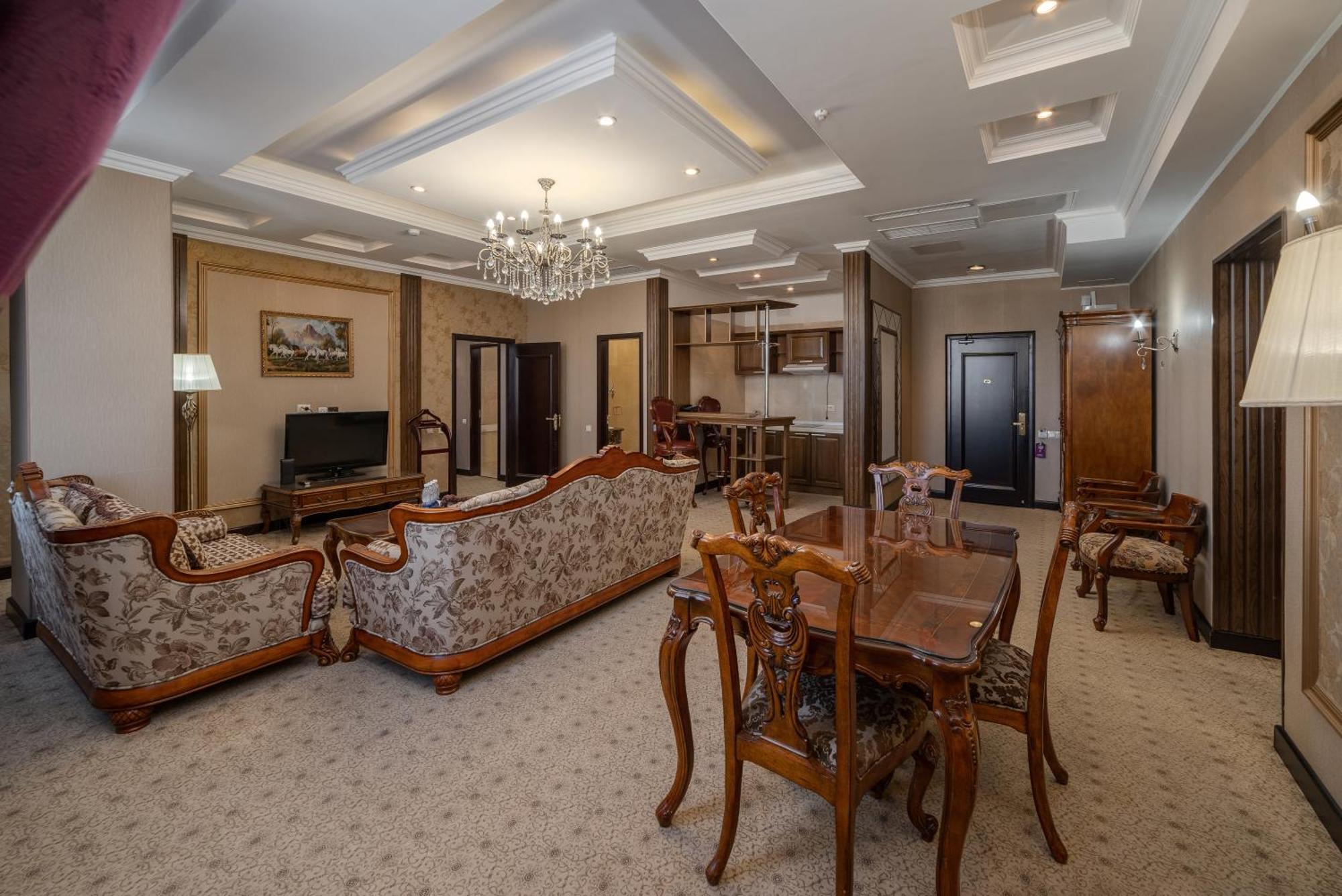 Hotel Jannat Regency Bishkek Habitación foto