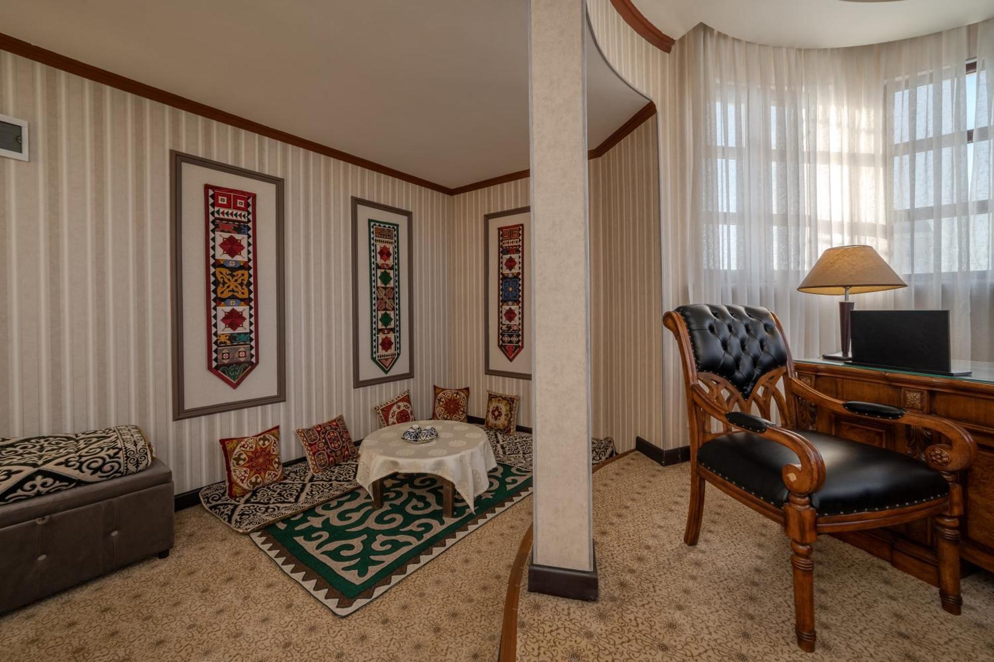 Hotel Jannat Regency Bishkek Habitación foto